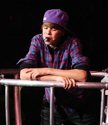 Justin Bieber Concerts on 220px Justin Bieber In Concert Crop 161556902 Jpg